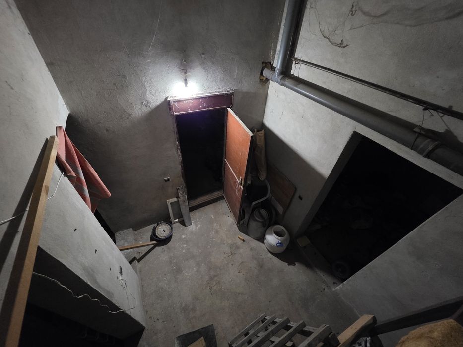 С бомбоубежищем. Читайте до конца. Левый берег. Сдам с ремонтом, гараж