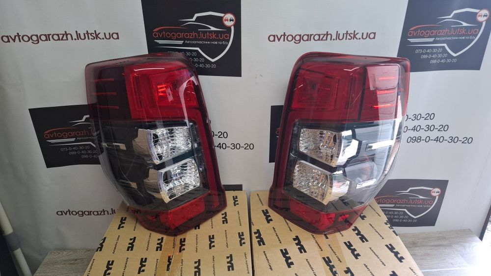Фонарь задній Mitsubishi L200 фанарь L200