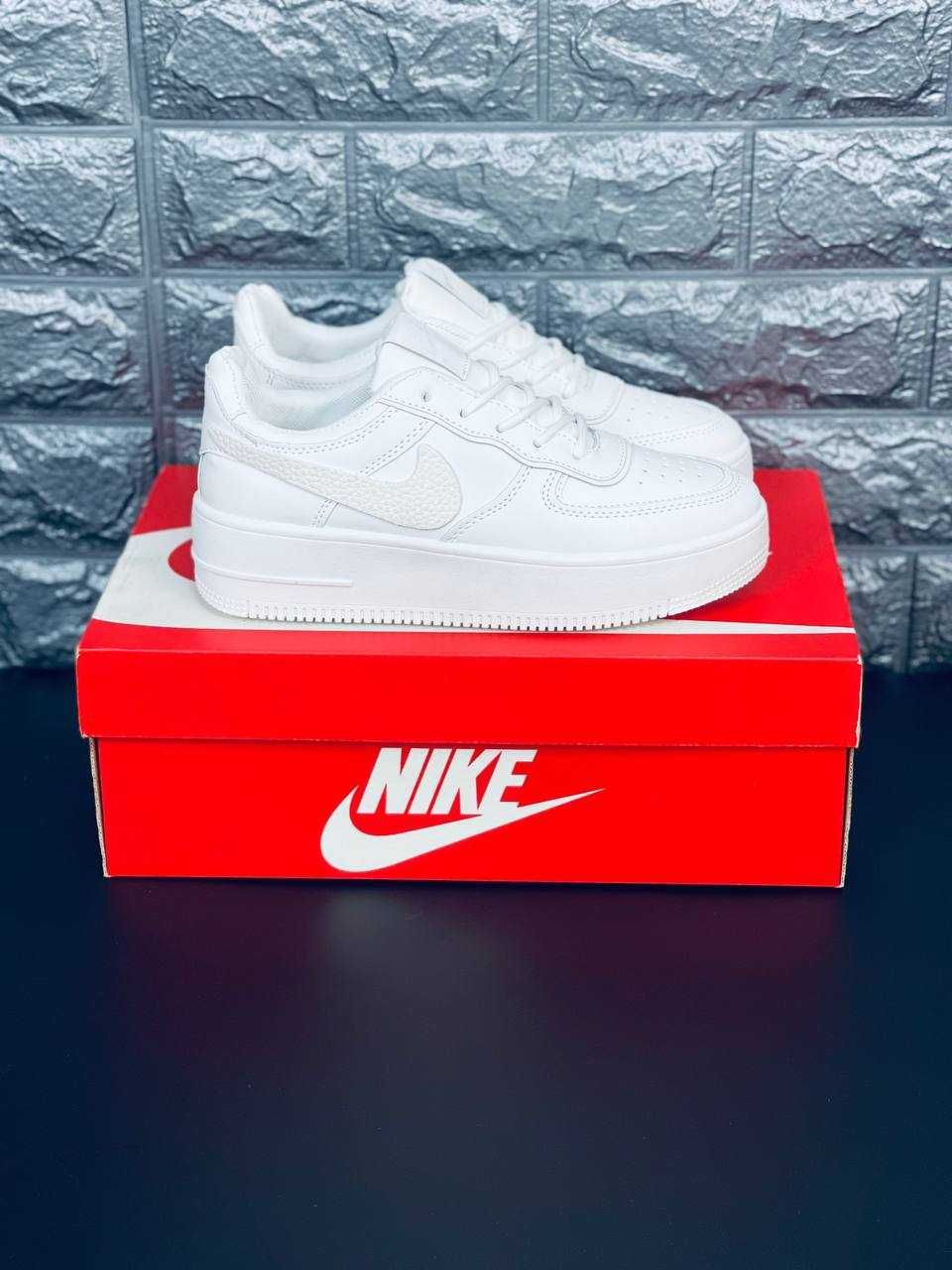 Белые кожаные красовки Nike Air Force 1 Кроссовки Найк Аир Форс Лето