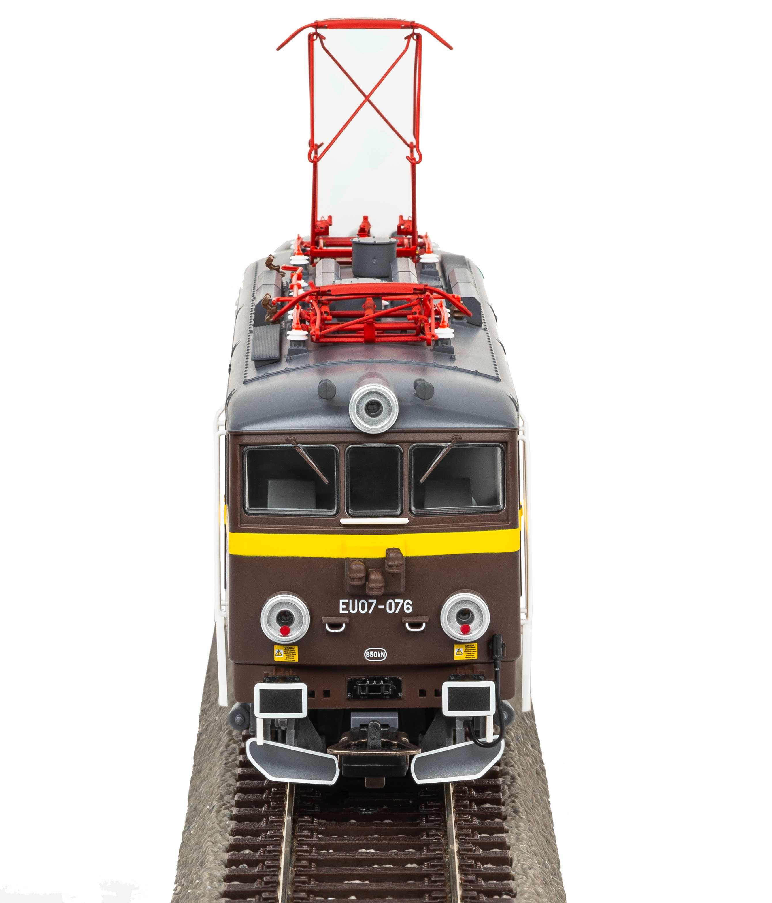 PIKO H0 (96391) - Lokomotywa elektryczna EU07 PR VI