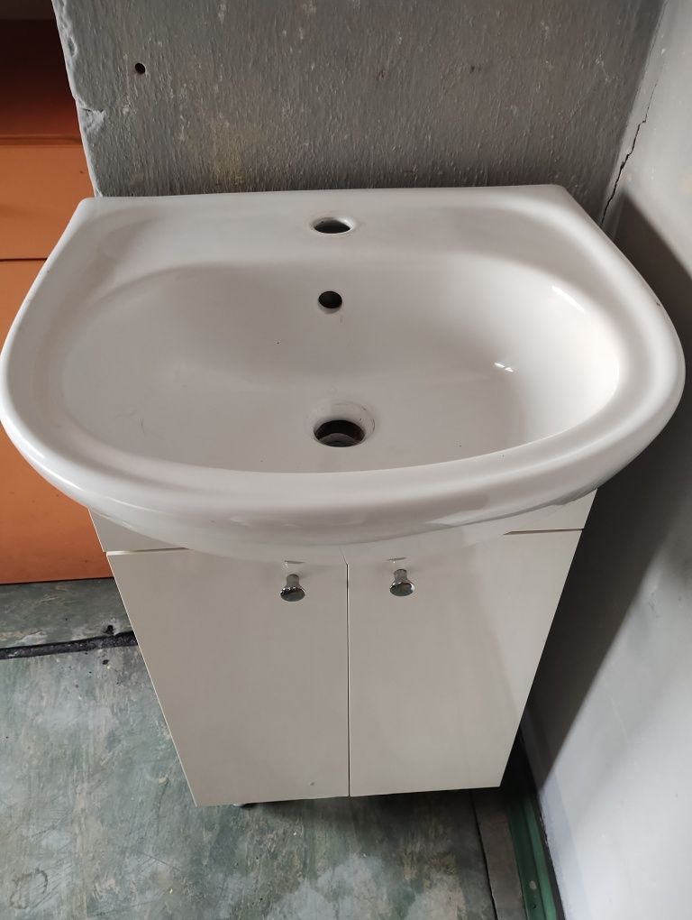Umywalka ze szafką