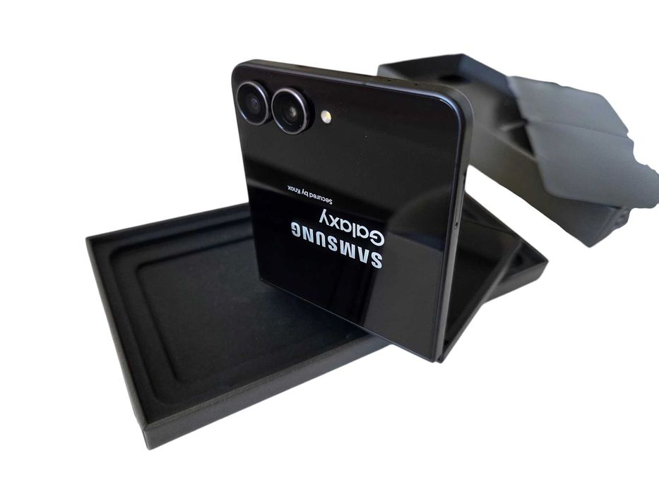 Smartfon Samsung Galaxy Z Flip7 12/512GB Czarny - BEZ BLOKAD