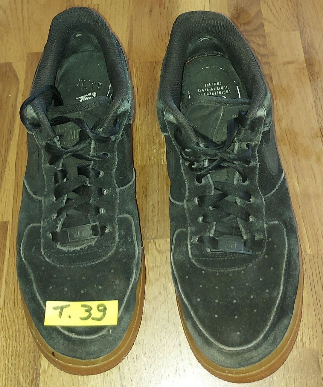 Nike pretas Tamanho 39...