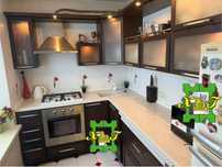 Продам 3 ком метро Студенческая , капремонт мебель техник . Сертификат