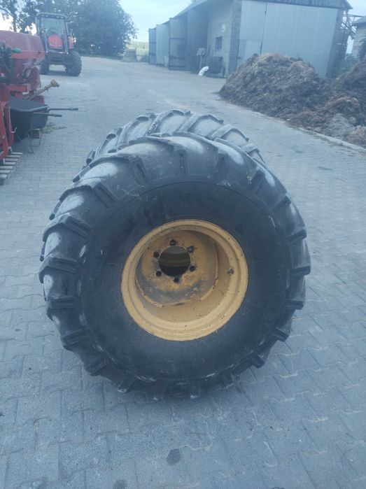 Opony 20x20 do kombajnu MF 487
