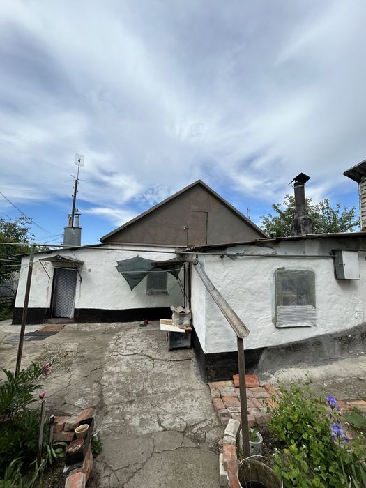 Продам 4кімн дім на Колеснікова