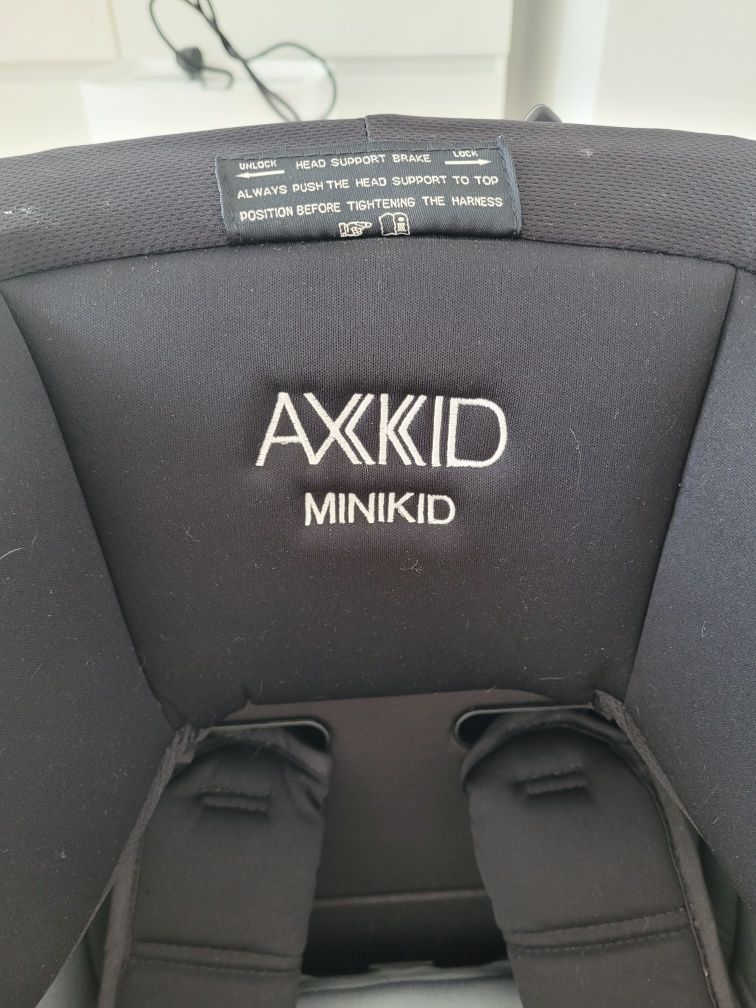 Fotelik Axkid Minikid 1.0 RWF