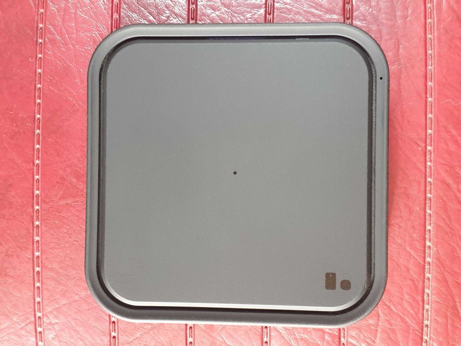 Беспроводная зарядка Samsung EP-P2400 зарядное устройство