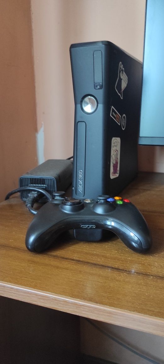 Xbox 360 slim + флешка