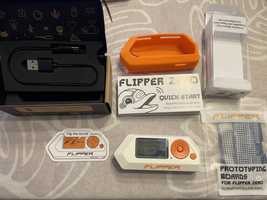 Flipper Zero com capa e boards