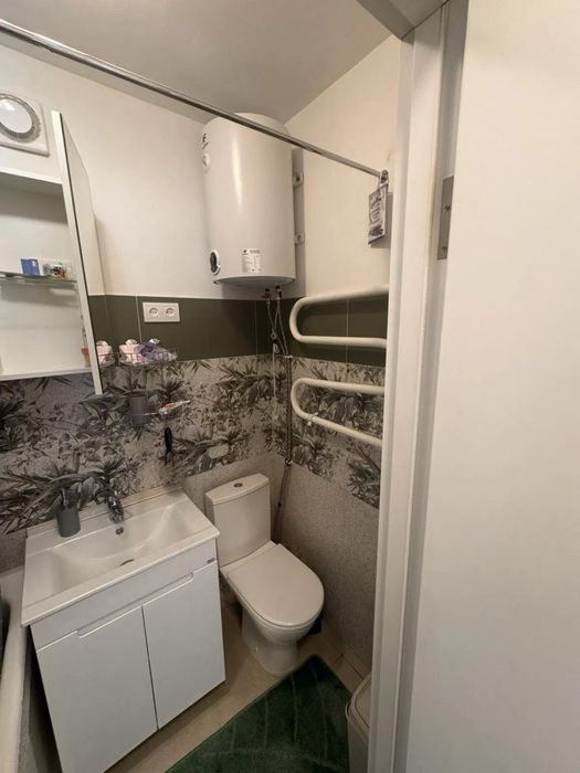 Продається 1 кім. квартира по вул. Пулюя 21 кв.м