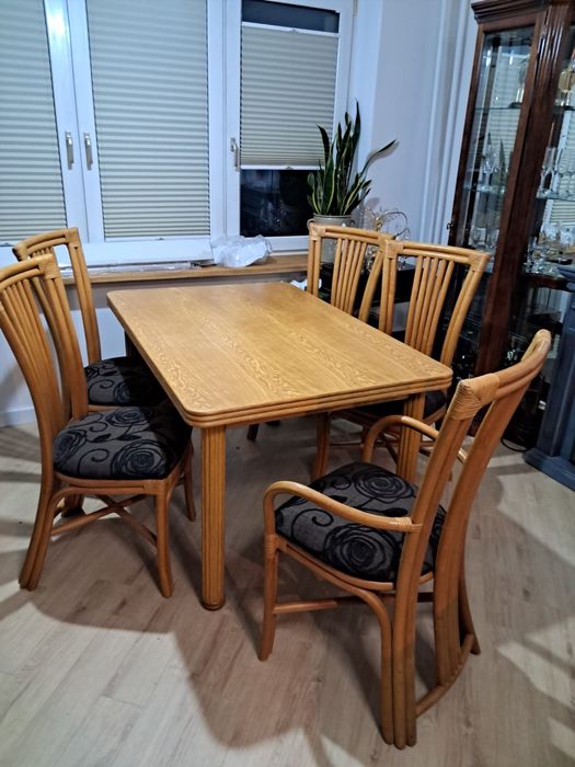 Zestaw ratanowy sto i 6 krzesel