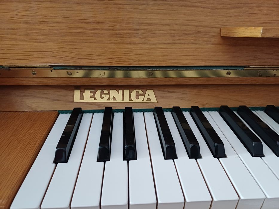 Pianino oddam marka Legnica