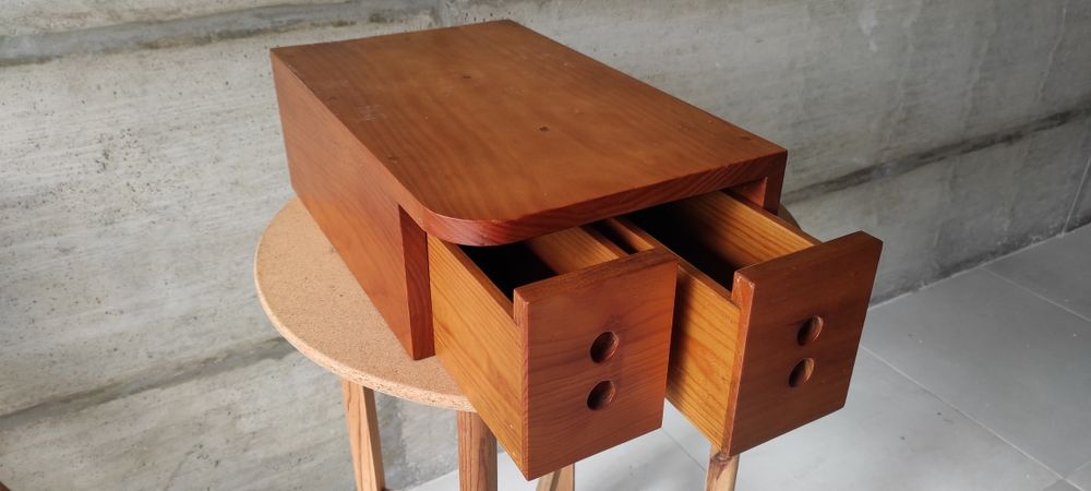 Móvel de apoio madeira maciça