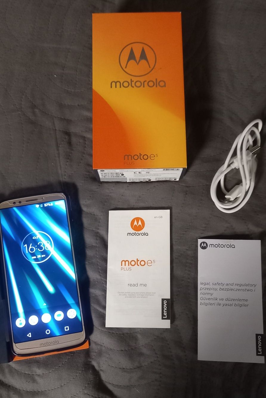 Telefon Motorola e5 plus