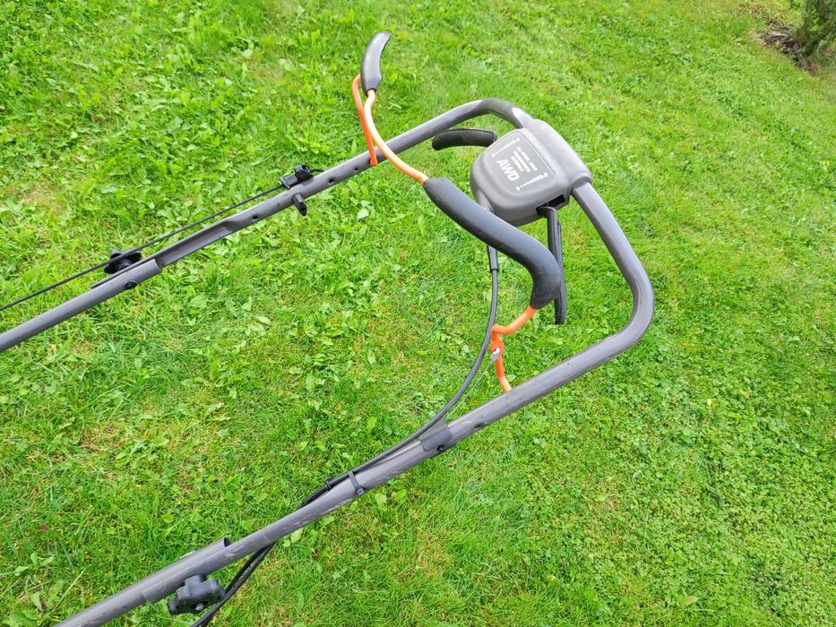 Kosiarka Husqvarna LC 353