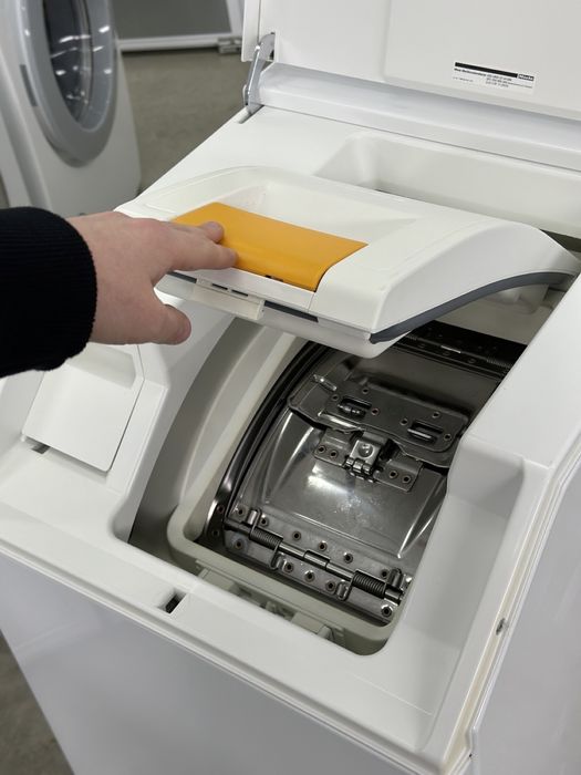 Пральна машина з вертикальним завантаженням Miele W 643 F