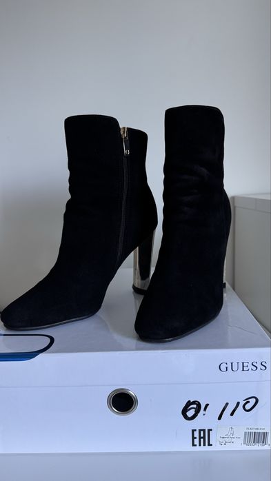 Botins da Guess em pele T37. Lindos !
