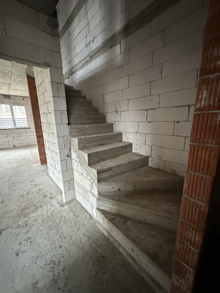 Продаж Таунхаус Дом від Забудовника з басейном Гнідин Осокорки