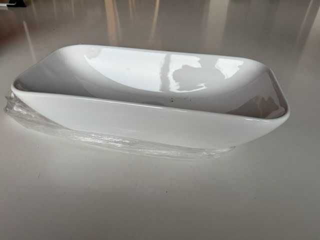 Umywalka nablatowa biała nowoczesna biała 46x22x12 do małej łazienki