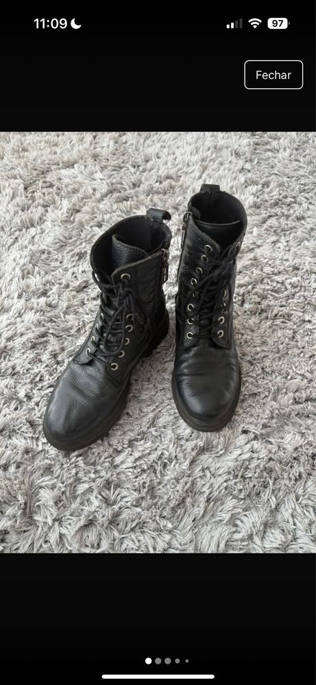 Botas com atacadores da Sapataria Guimarães