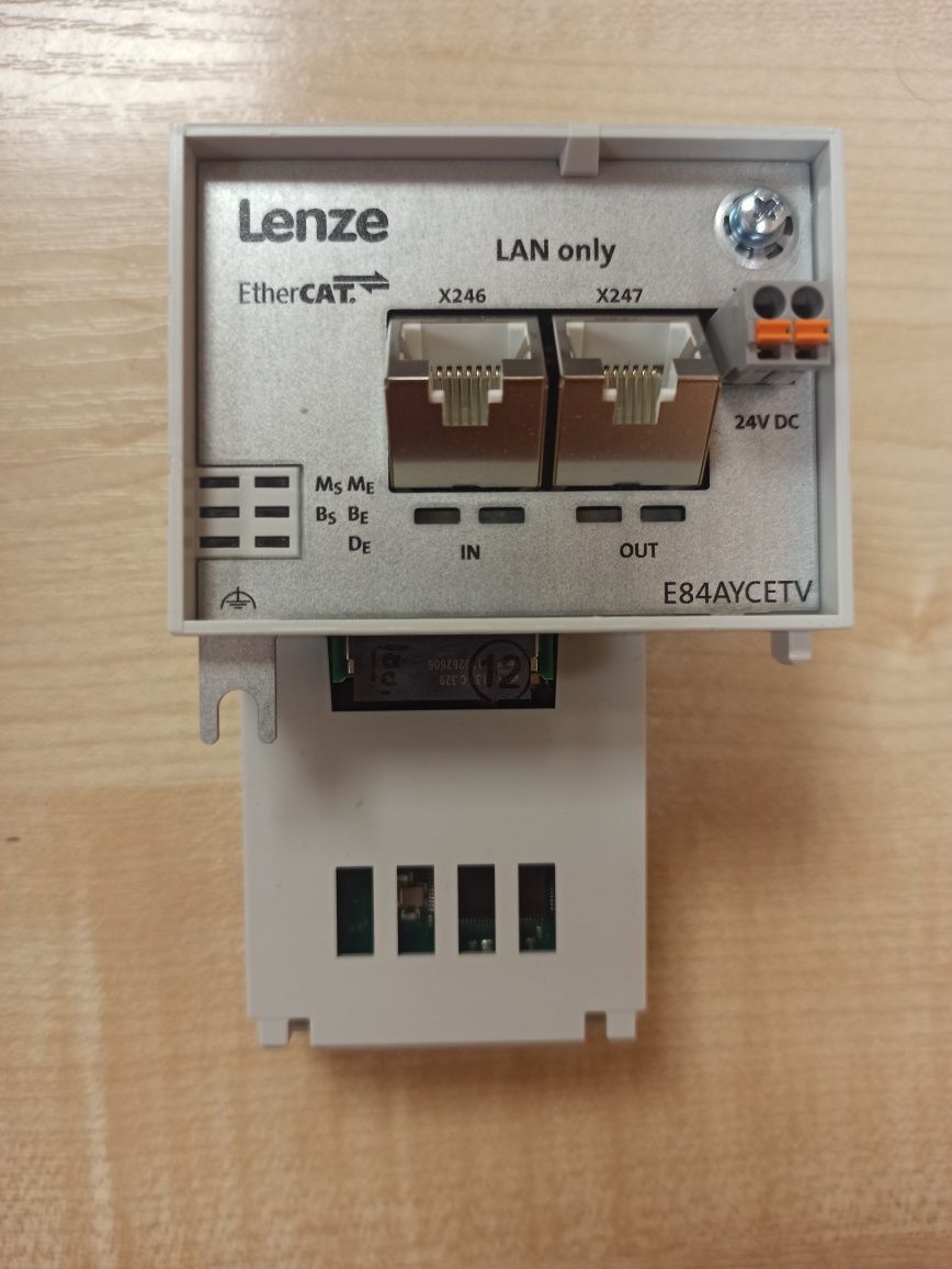 Продам  модуль связи    LENZE E84AYCER