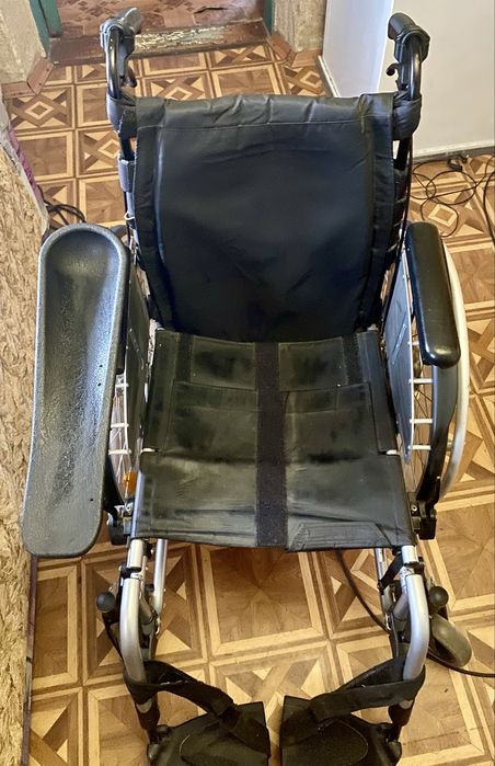 Продам інвалідний візок Sopur