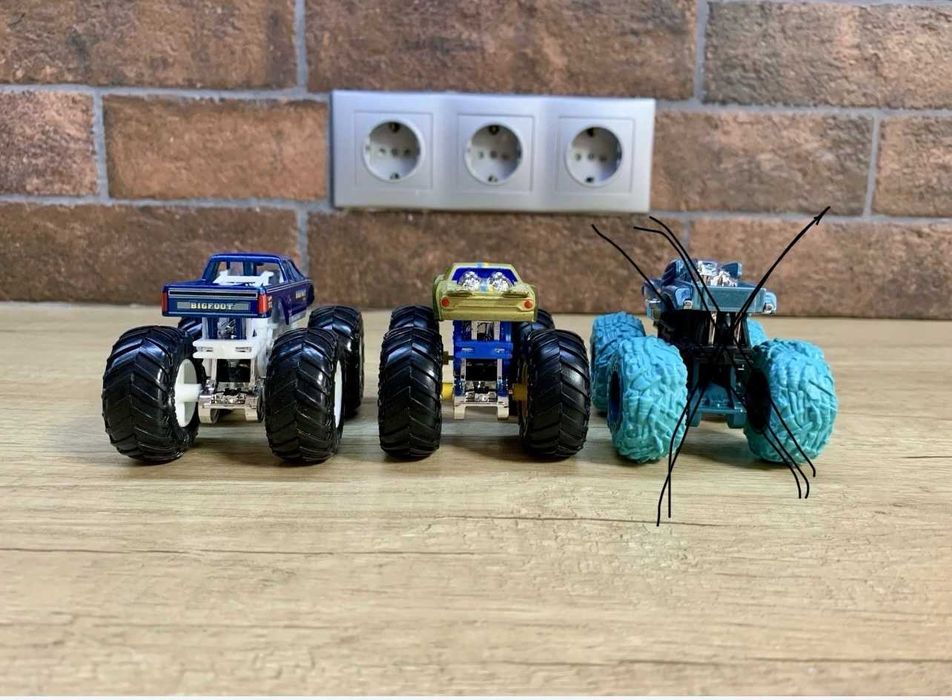 Машинки Hot Wheels Monster Trucks 9см