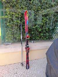 Skis Salomon + 2 Batons Ski