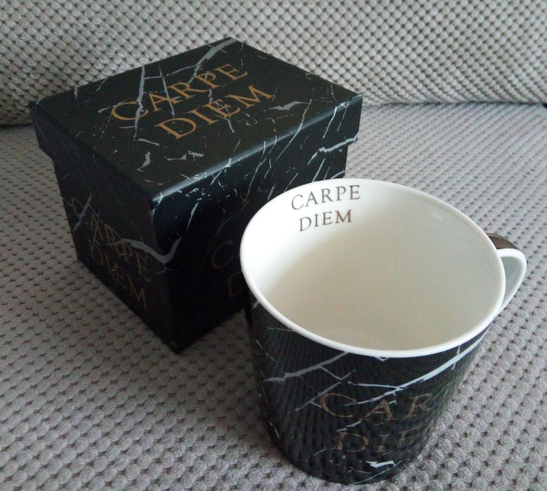 Carpe Diem duży kubek czarny marmur złoto 400ml