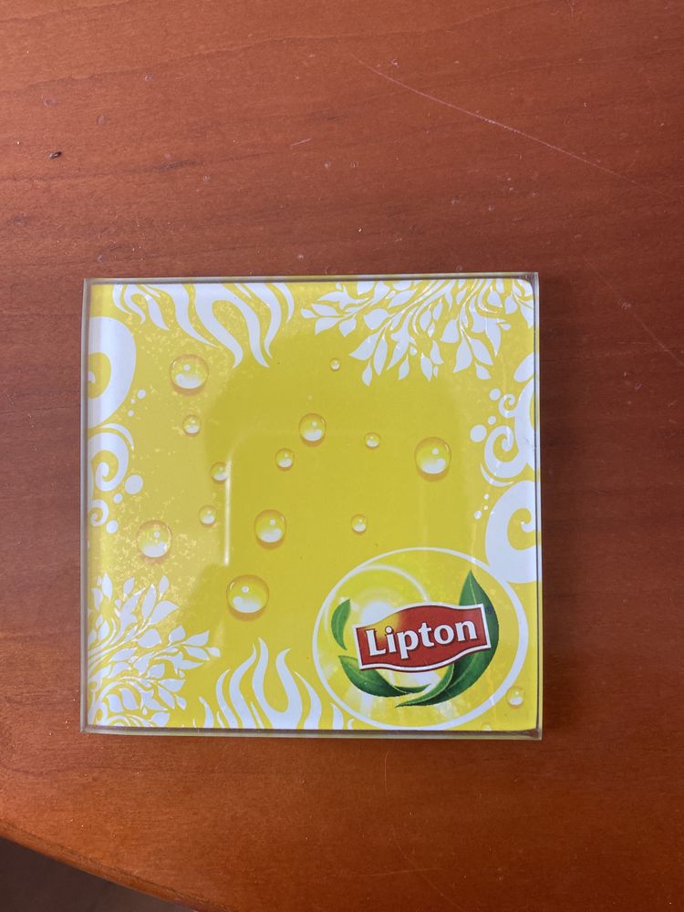 Base de copo em vidro da Lipton