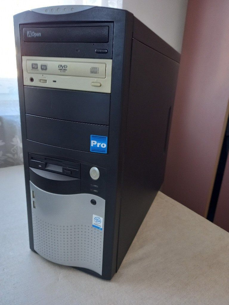 RETRO stary PC...
