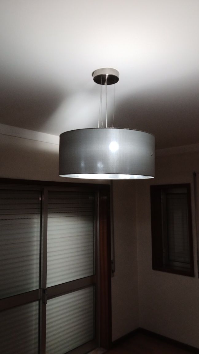 Candeeiro suspenso de teto para 3 lâmpadas