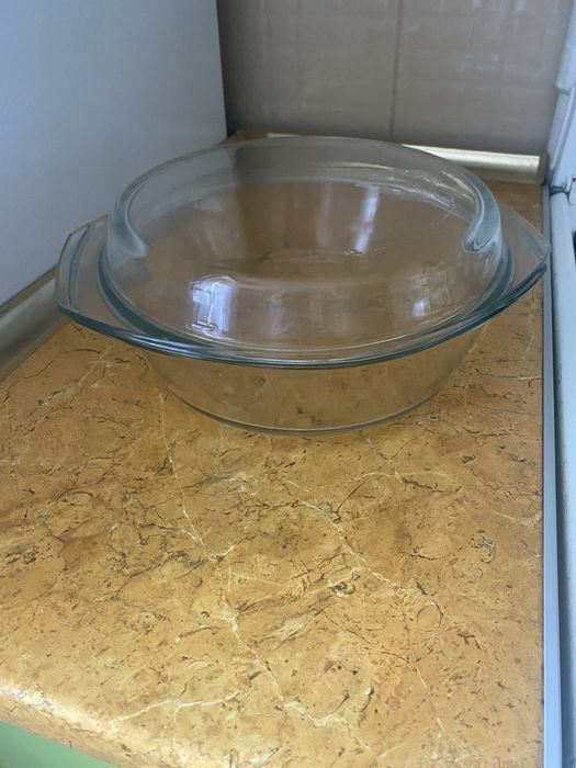 Продам стеклянную кастрюлю