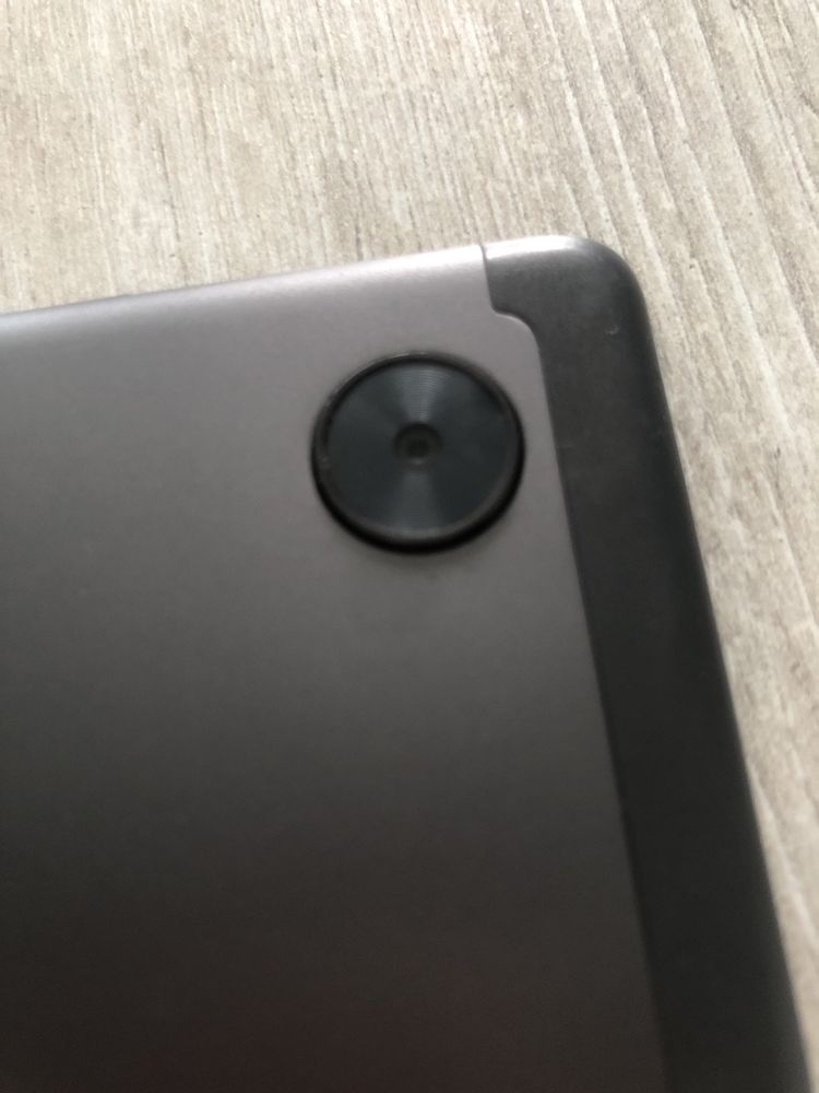 Tablet lenovo tab m10 HD + etui bez ładowarki