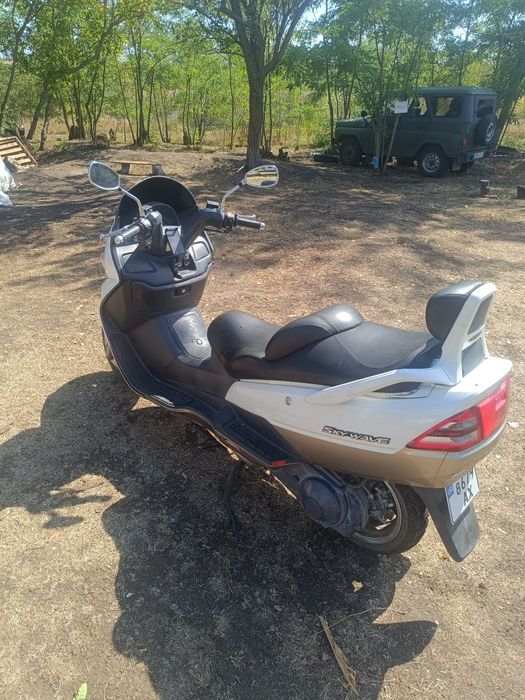 Японский Макси скутер Suzuki sky wave 250