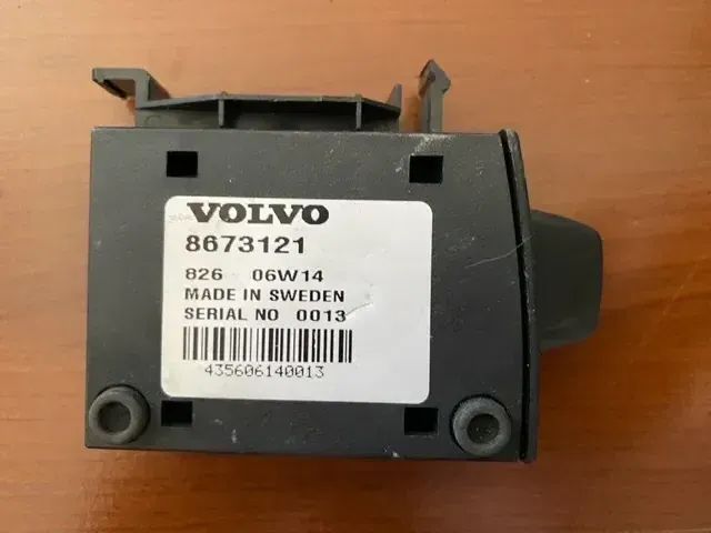 CZYTNIK KARTY VOLVO V50 S40 II 8673121