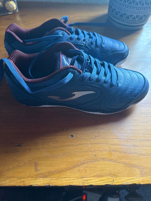 Tenis novos mas sem caixa  tamanho 42