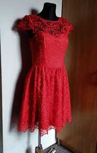 Elegancka czerwona sukienka r. 38