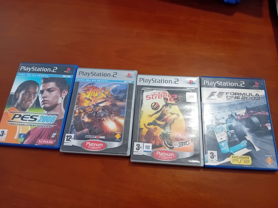 PS2, MEGA DRIVE II, com jogos, cabos e comandos.