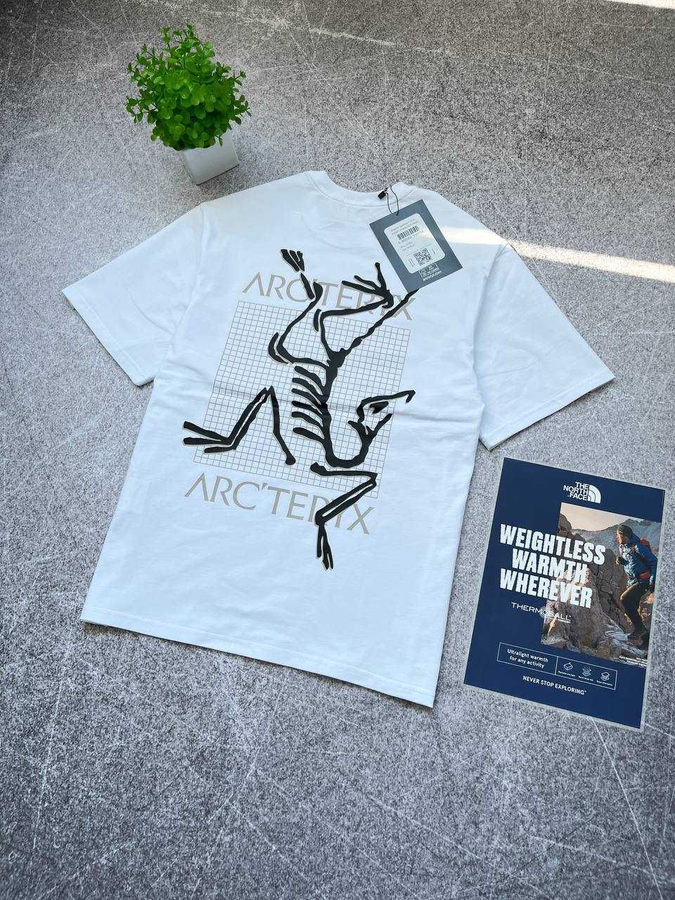 Біла футболка Arcteryx з бірками (Оверсайз)