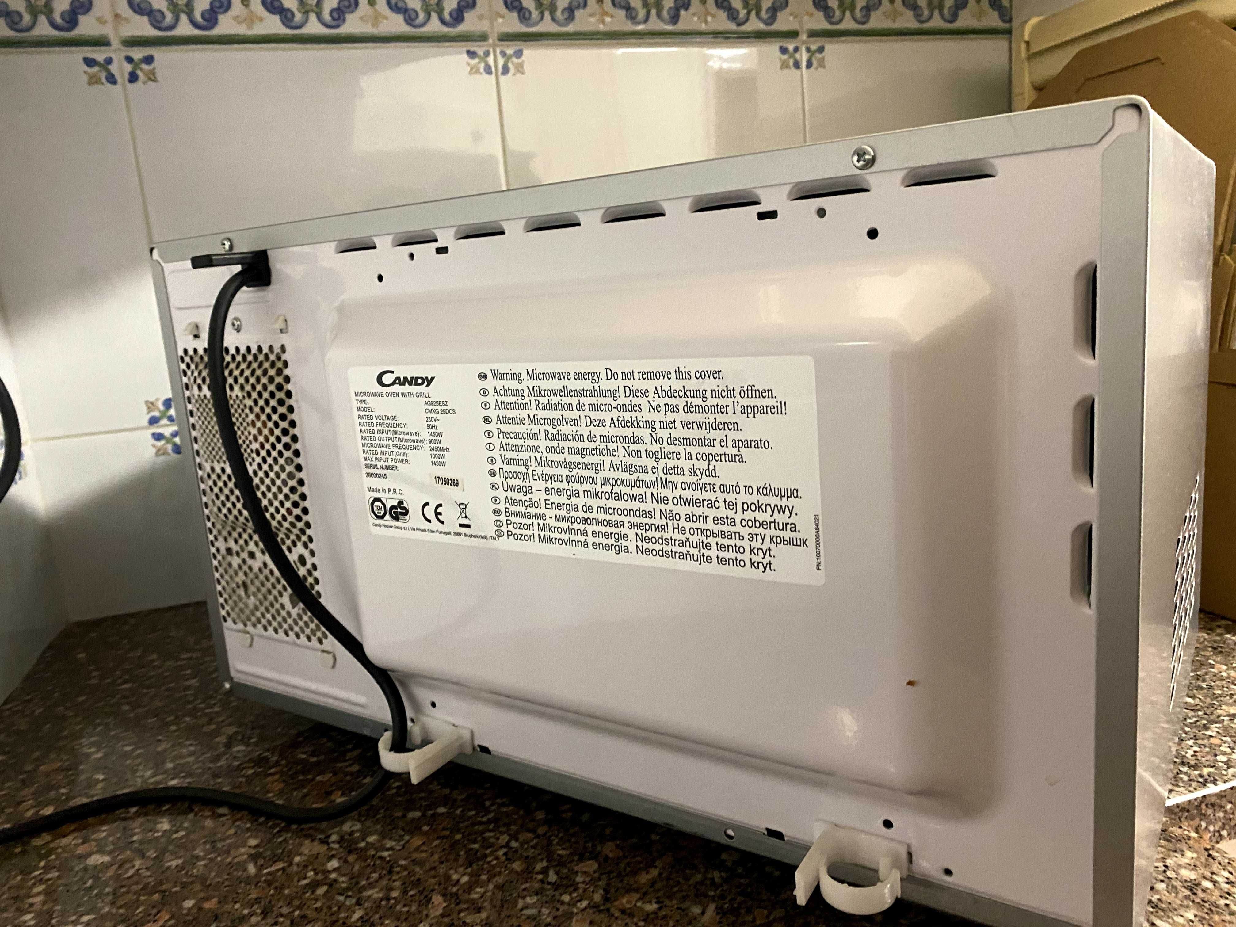 Microondas  com prato rotatório