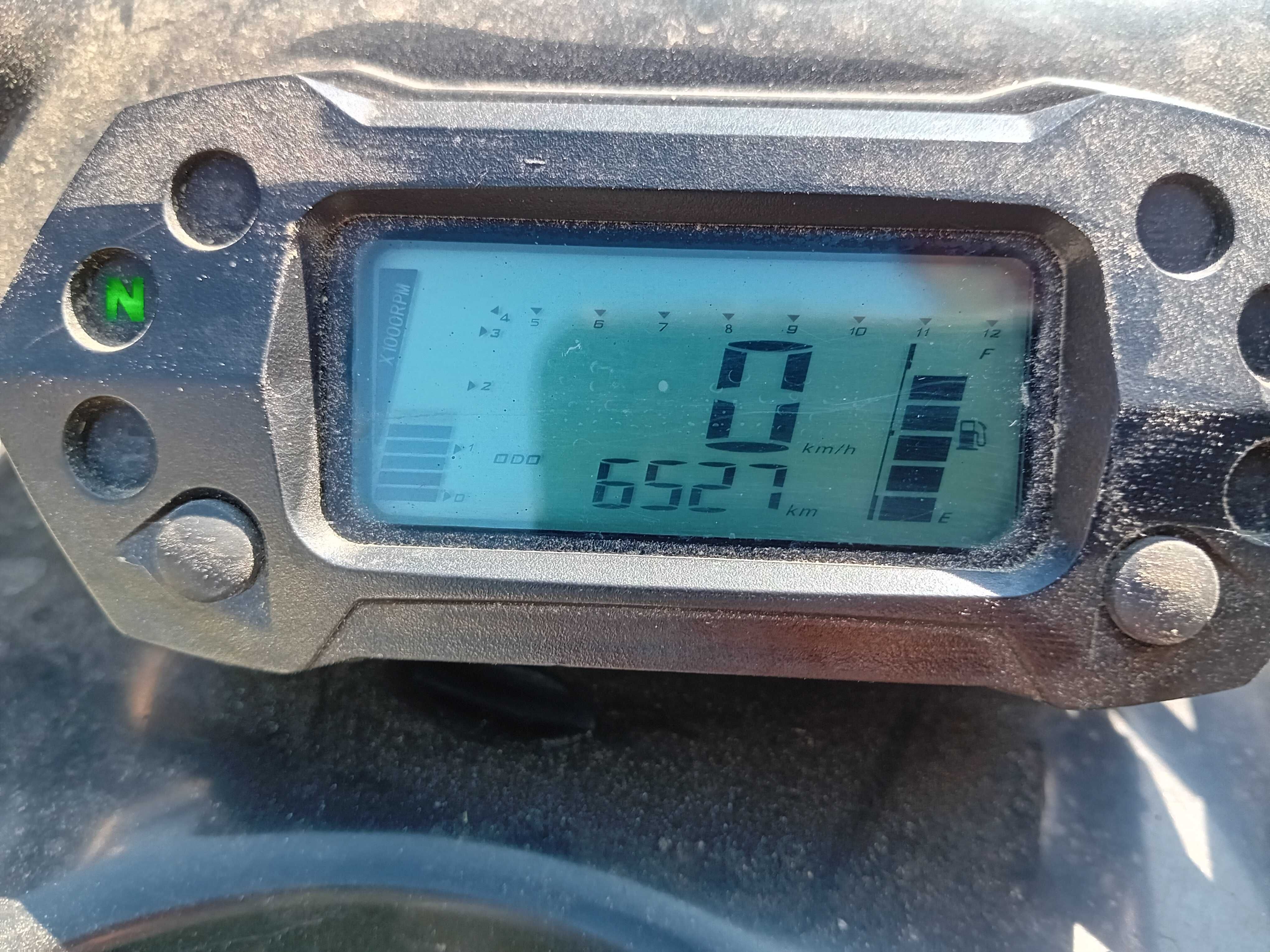 Moto 4 com atrelado