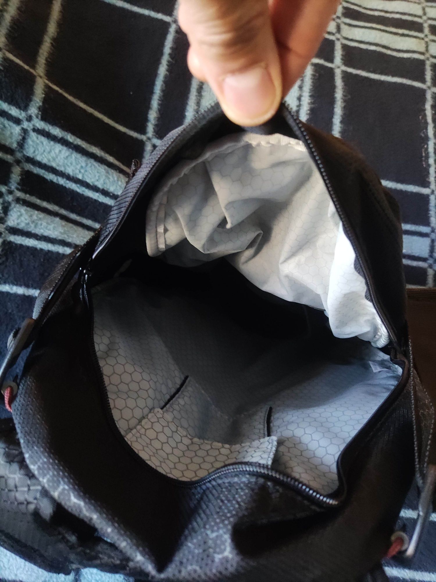 Plecak trekkingowy Fast Break

Stan bardzo dobry 

długość  32 cm
szer