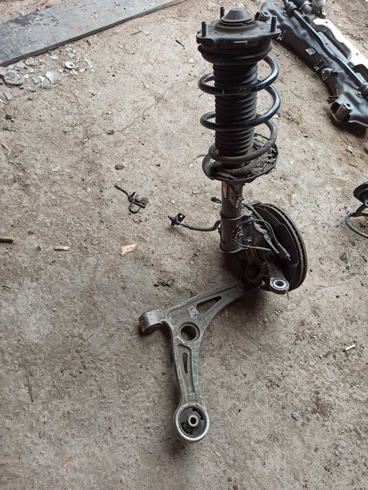 Комплект цапфа рычаг балка стойка кулак полуось редуктор Niro Kona бу