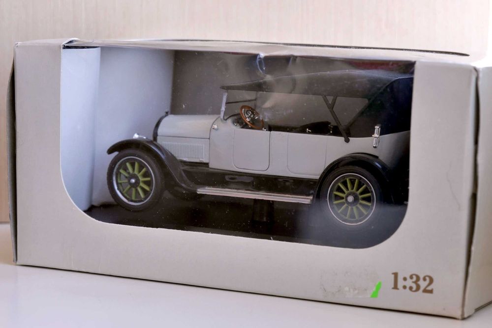 Модель Cadillac  Convertible (1919) 1:32 Signature models