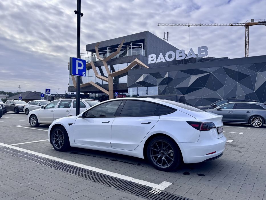 Tesla Model 3 Long Range Dual Motor AWD 2021 рік