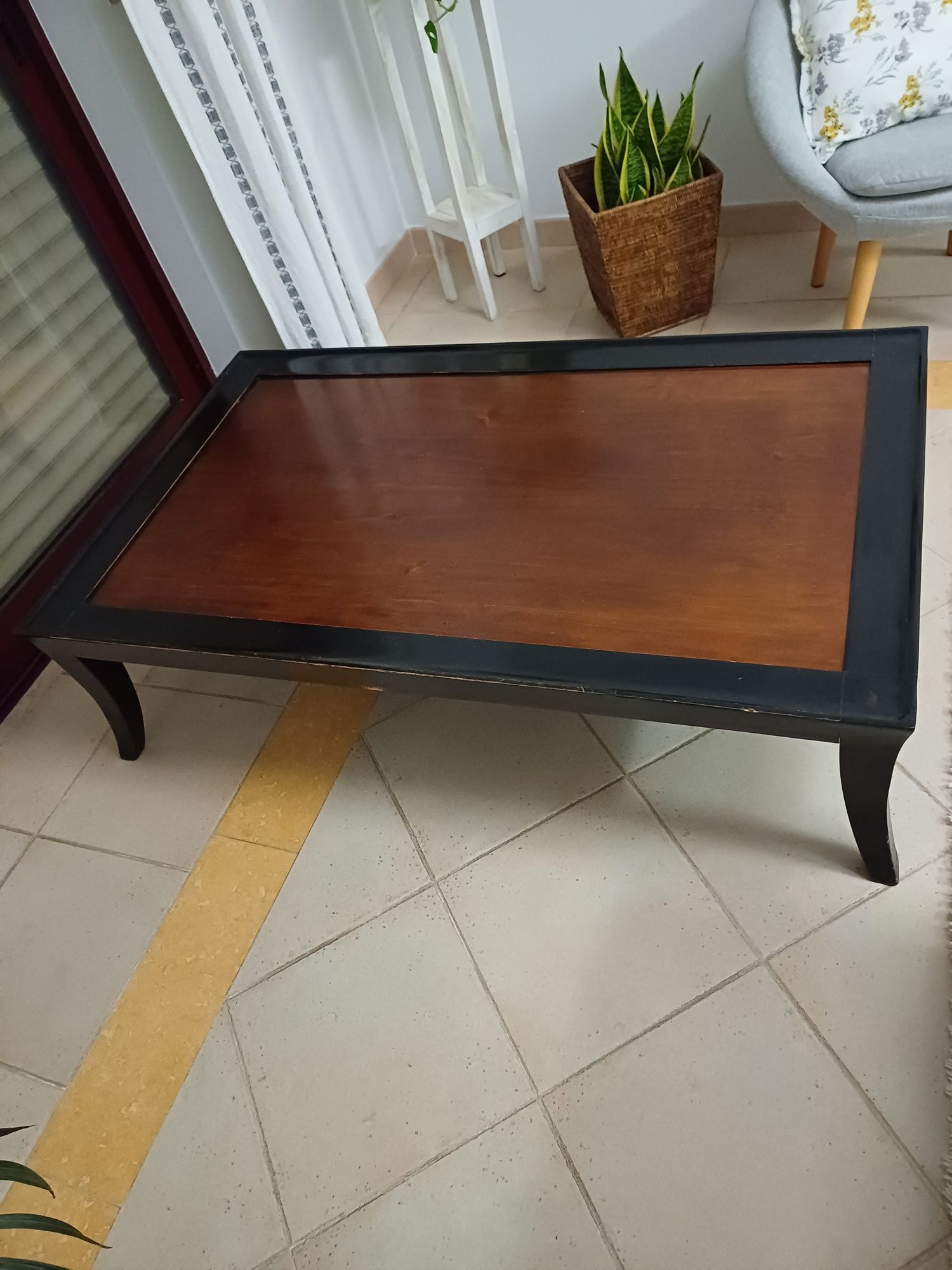 Mesa centro usada mas em muito bom estado