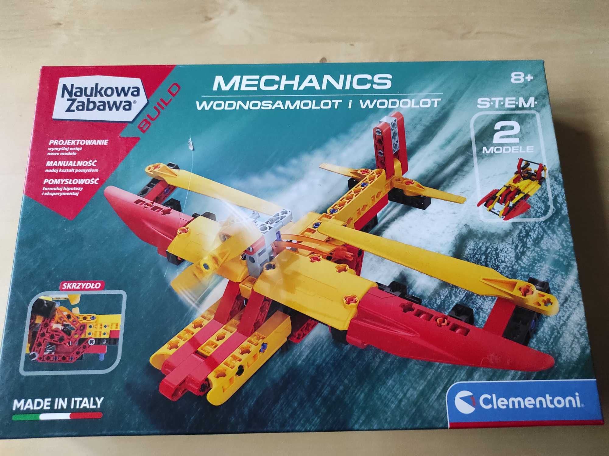 Sprzedam  klocki mechanice - wodnosamolot i wodolot w jednym.