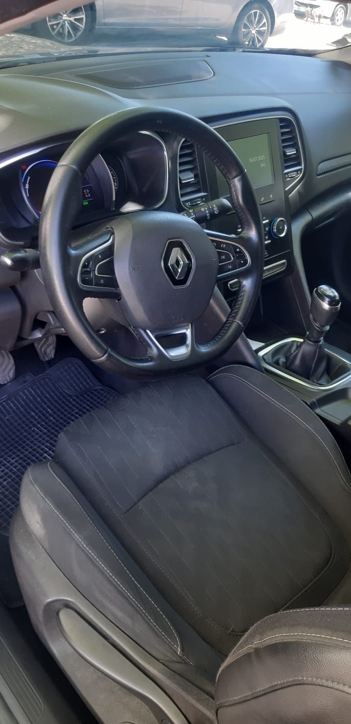 Vendo Renault Mégane
Matrícula 12/2019
Tipo de combustí